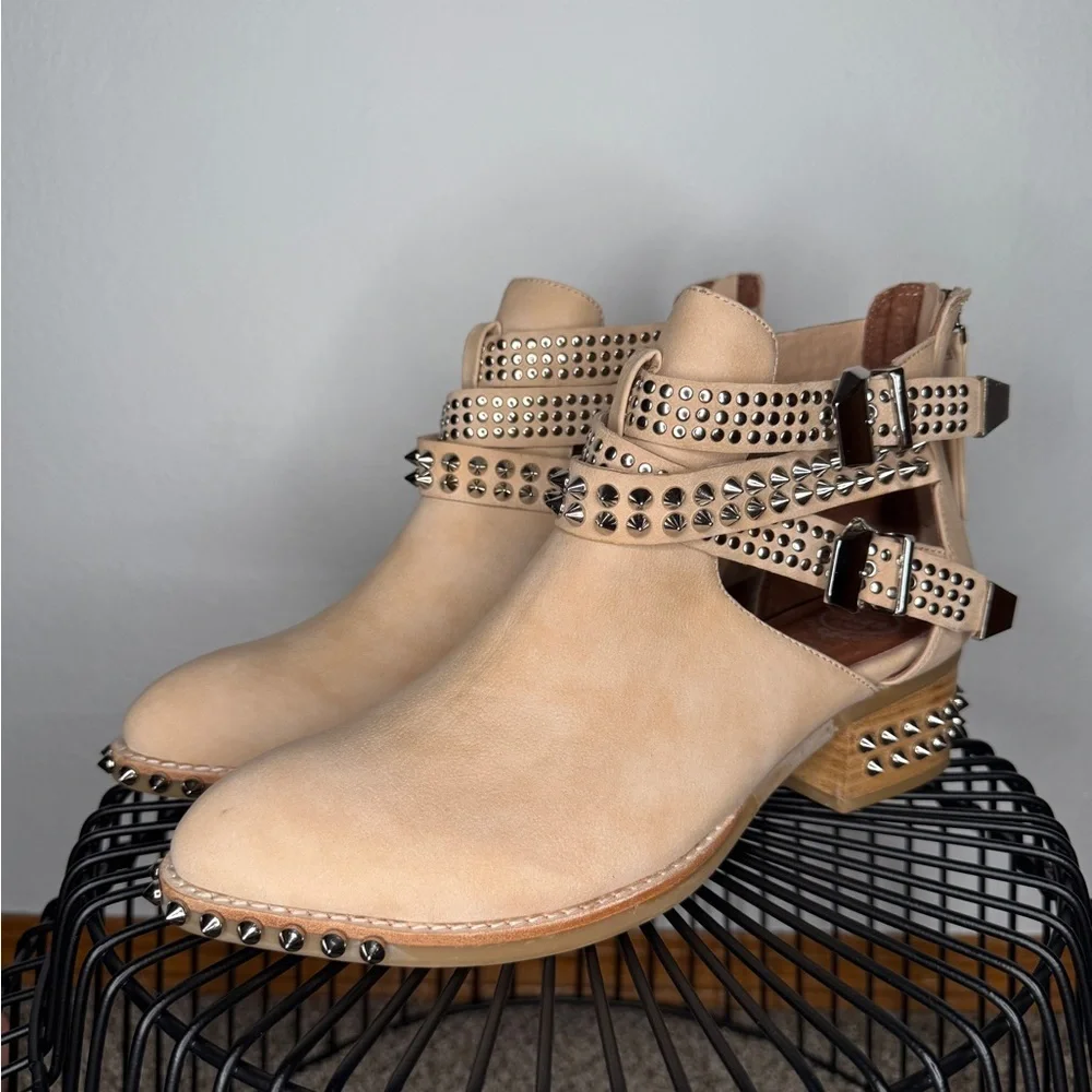 Jeffrey Campbell Everly Studded Tan Suede Ankle Boots Buckle Wedge Size 9.5 - Picture 2 of 8